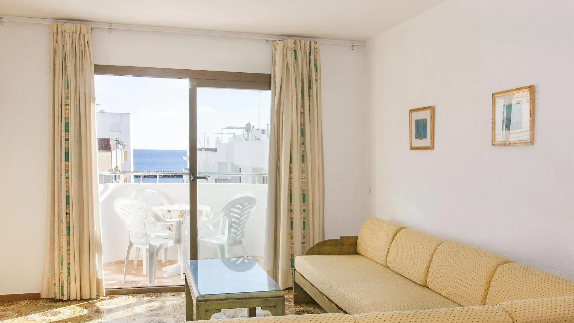 Apartamentos Bon Lloc Santa Eularia des Riu 0*,