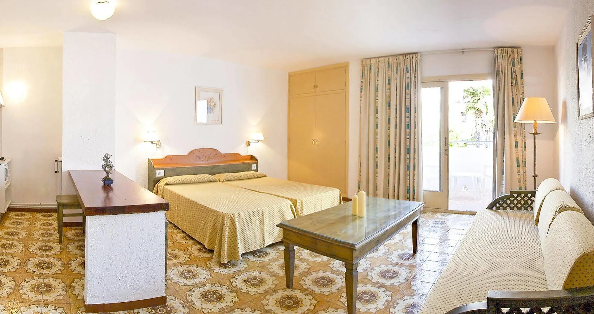 Apartamentos Bon Lloc Santa Eularia des Riu Spain